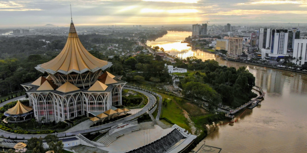 'Most Beautiful City In Borneo', Mat Saleh Teruja Bandar Kuching Persis Di Melbourne