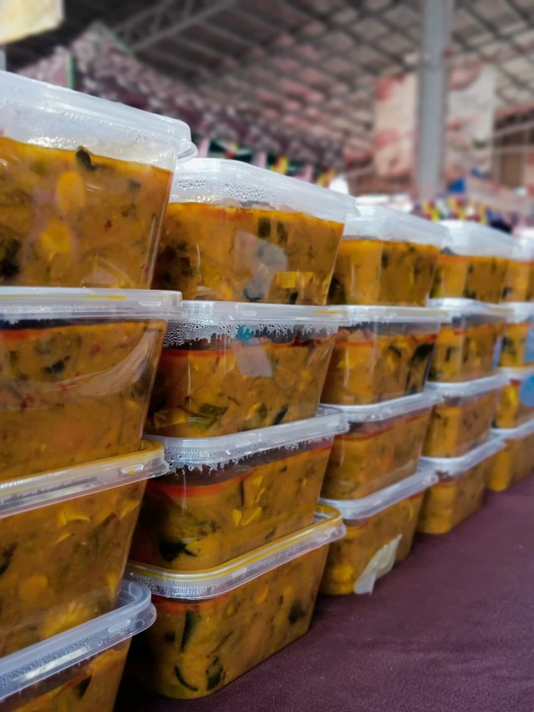 Hidangan Wajib Pada Bulan Ramadan Di Sarawak, Ketahui Kisah Menarik Disebalik Bubur Pedas