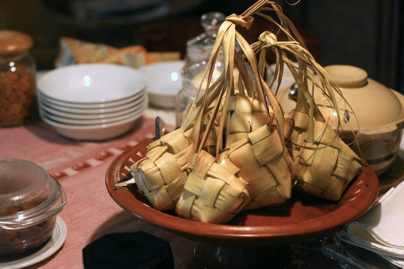 Ketahui Keunikan Ketupat 'Lemak' Sarawak Yang Berbeza Dengan Ketupat Di Semenanjung