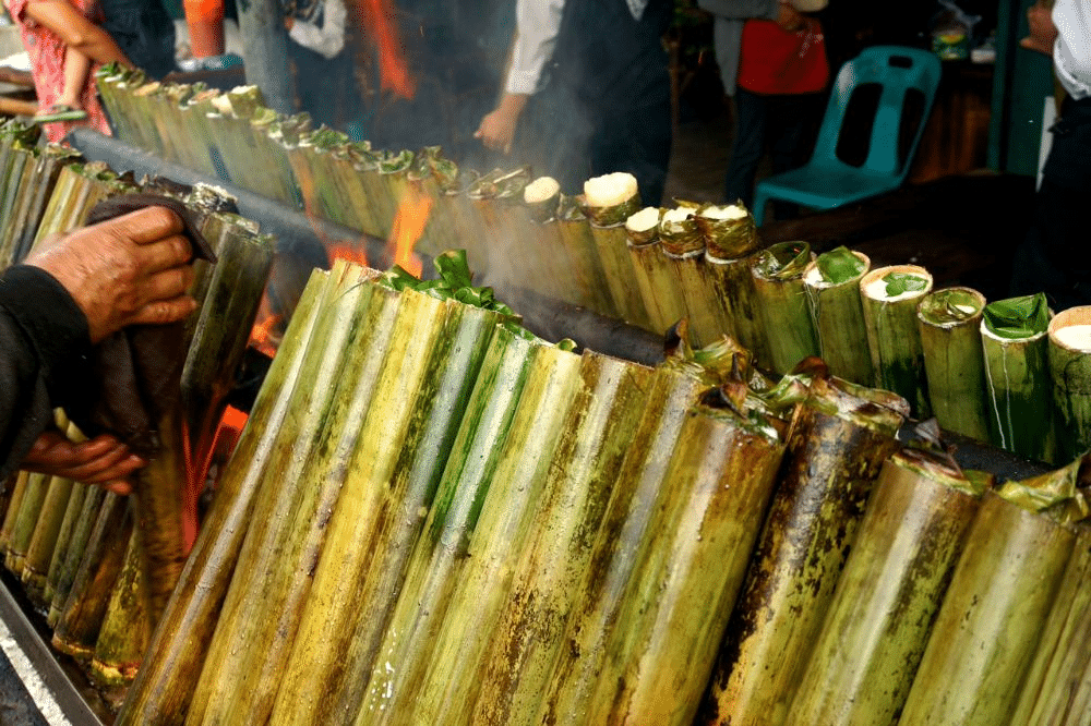 Sebelum Beli Lemang Tepi Jalan, Ini Tips Dapatkan Lemang Elok Dari Peniaga