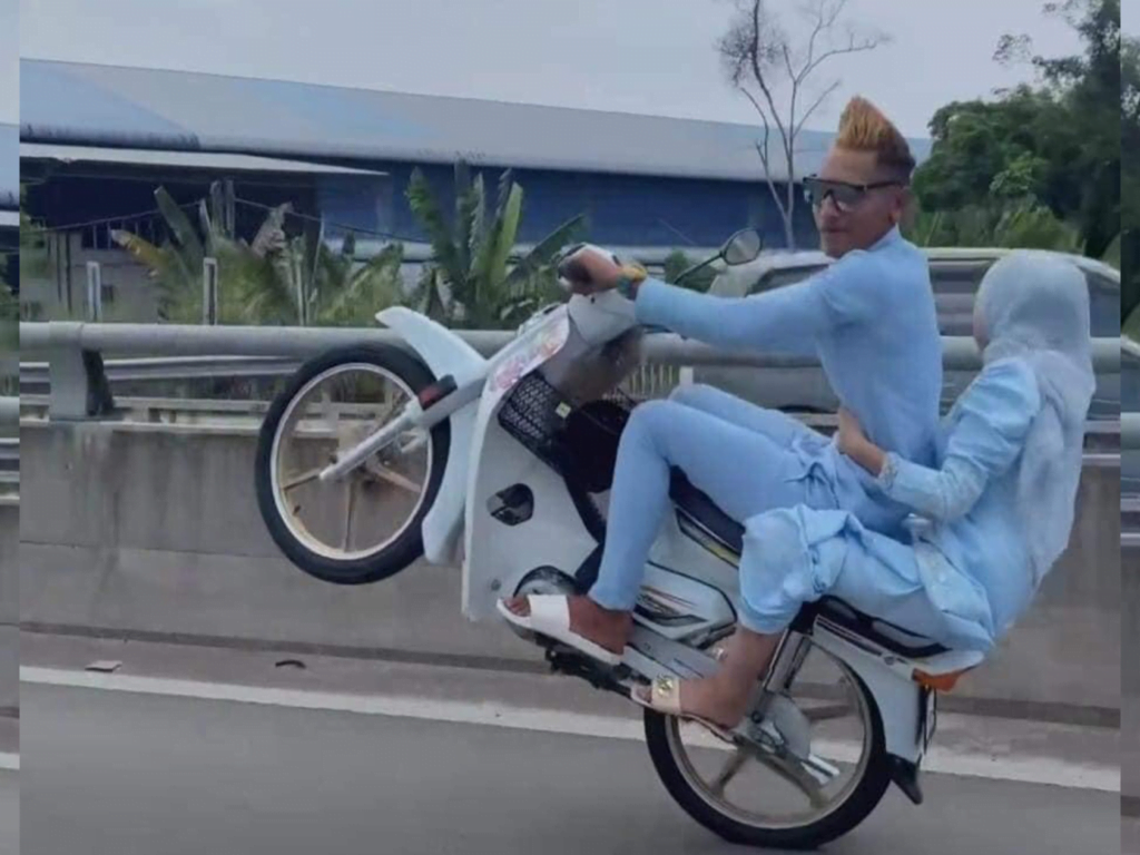 Selamba Buat Aksi Wheelie, Polis Kini Buru Pemuda Berbaju Melayu