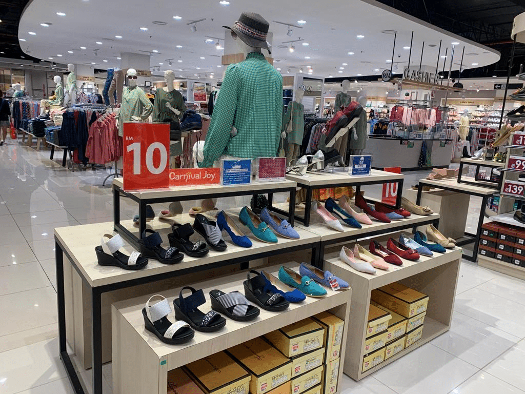 Kasut Wanita Serendah RM 10, AEON Mall Kuching Central Kini Adakan 'Clearance Sale'