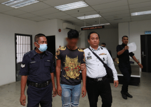 Lelaki Tular Buat Aksi 'Wheelie' Bersama Isteri Mengaku Bersalah Di Mahkamah Hari Ini