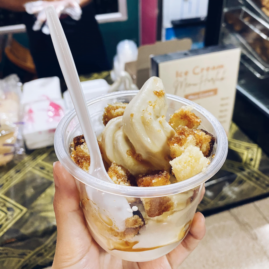 Sesuai Untuk Moreh, Anda Perlu Cuba Ais Krim Horlick Di Kampung Tupong Kuching