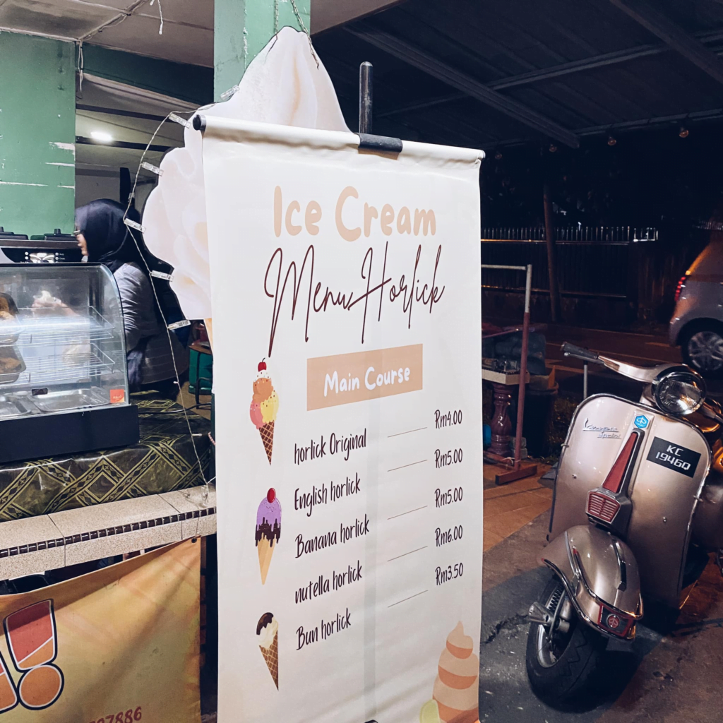 Sesuai Untuk Moreh, Anda Perlu Cuba Ais Krim Horlick Di Kampung Tupong Kuching