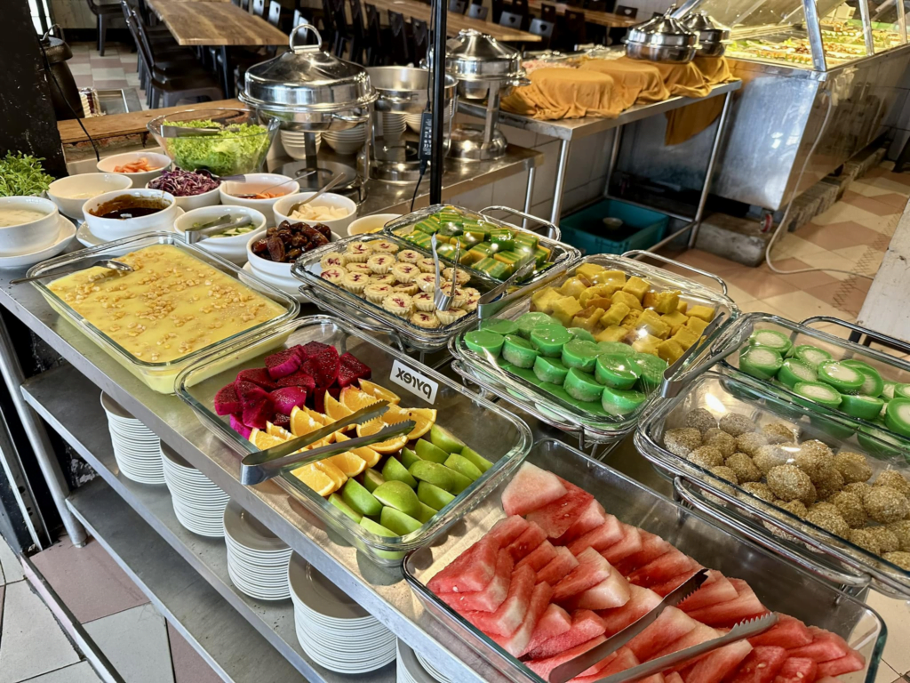 Lebih 40 Aneka Lauk Disediakan, Buffet Di Restoran Pohonmas Samarahan Tawar Harga Bawah RM 50