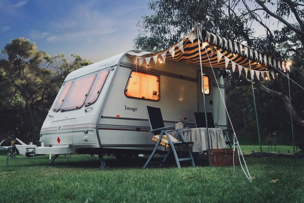 Kerajaan Sarawak Rancang Bakal Bina Tapak Glamping Di Sepanjang Lebuhraya Pan Borneo