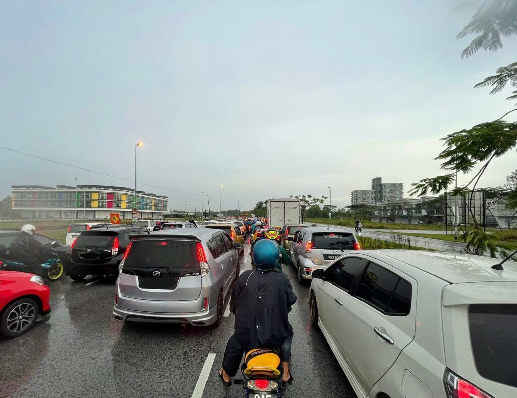 Sampai Buat Petisyen, Penduduk Rayu Pembukaan Semula Laluan Pintas ke Uni-Central