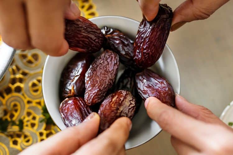 Apakah Kurma Bermanfaat untuk Kehamilan? Jom Ketahui Kelebihan Kurma