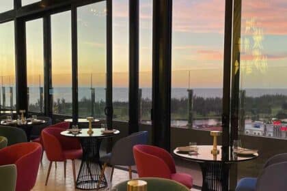 Cavakita Restoran, Tawar Pengalaman Epik Makan Atas Rooftop Dengan View Bandar Miri