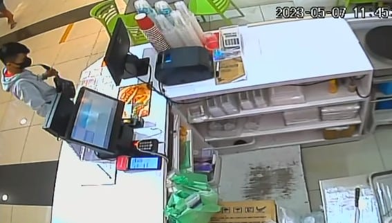 Selamba 'Rembat' Telefon Bimbit Di Summer Mall, Wanita Minta Netizen Kesan Suspek