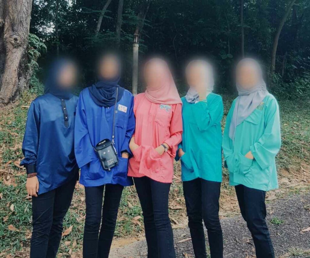 Ditumbuk Gara-Gara Guna Baju Melayu, Pelajar Perempuan Tarik Balik Laporan Polis Terhadap Guru Lelaki
