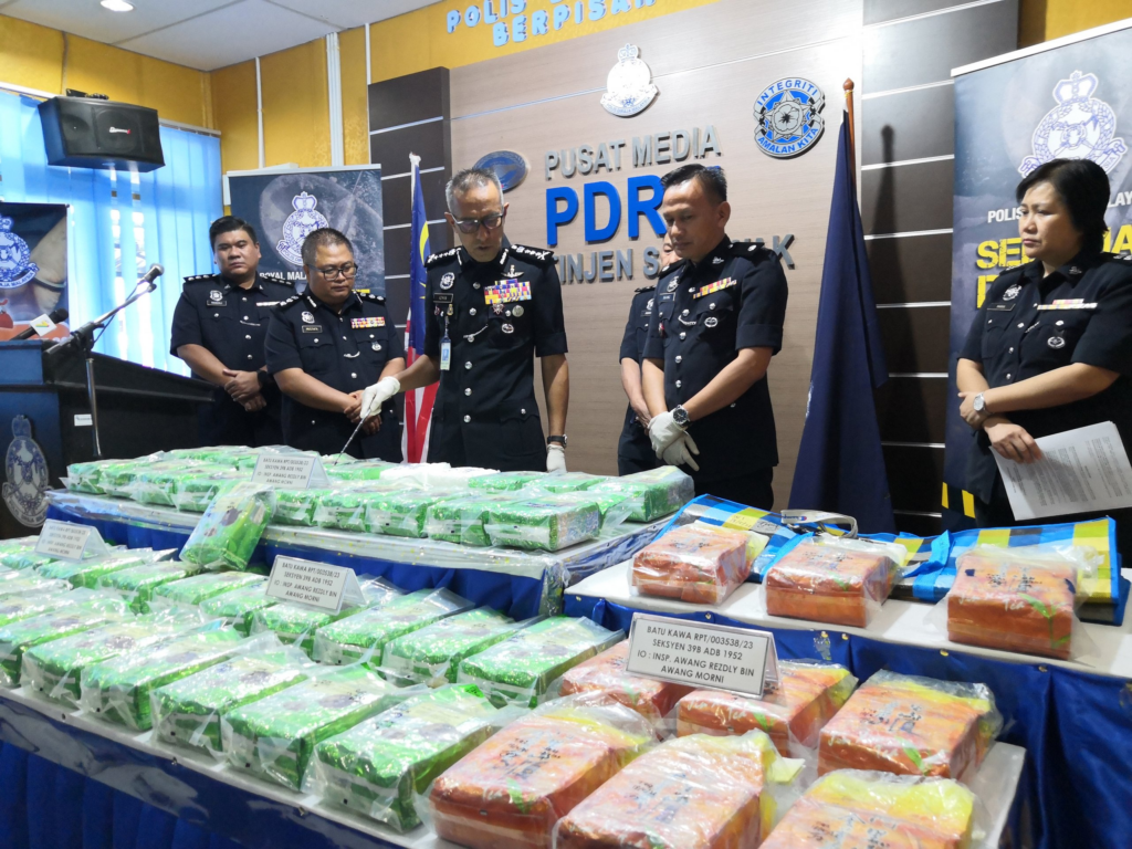 Rampasan Dadah Terbesar, Remaja 18 Tahun Dicekup Edar 52KG Syabu Di Kuching