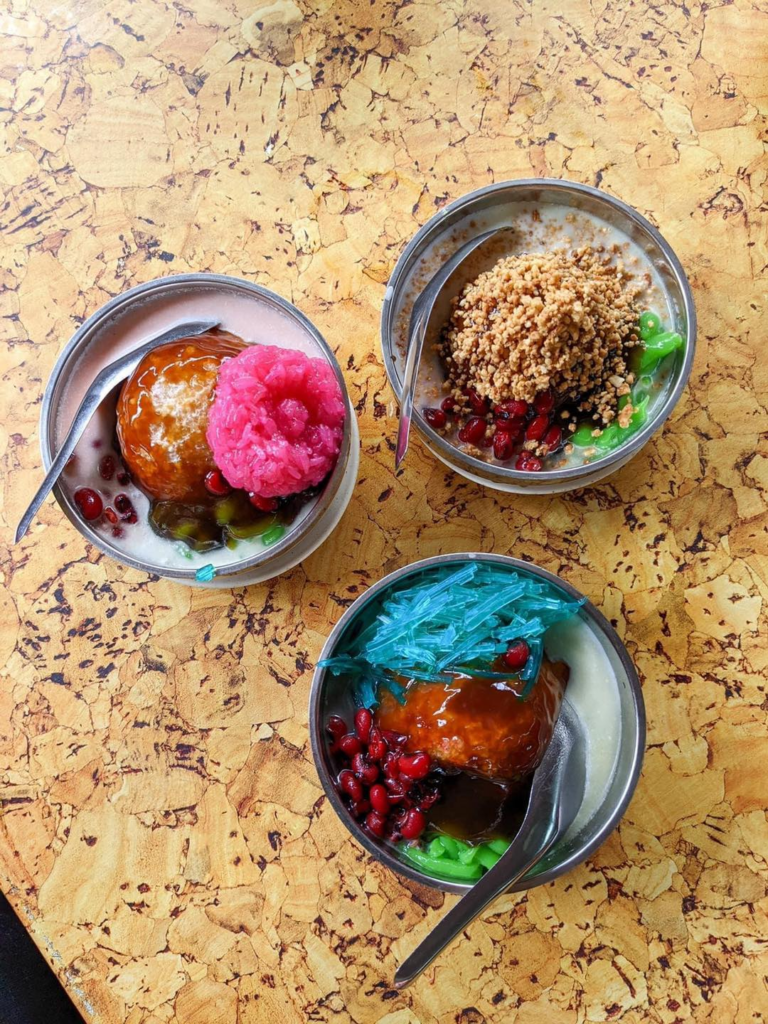 Syurga Cendol Di Kuching, Anda Perlu Nikmati Aneka Menu Lazat Ini Di Cendol Mami Jalan Matang