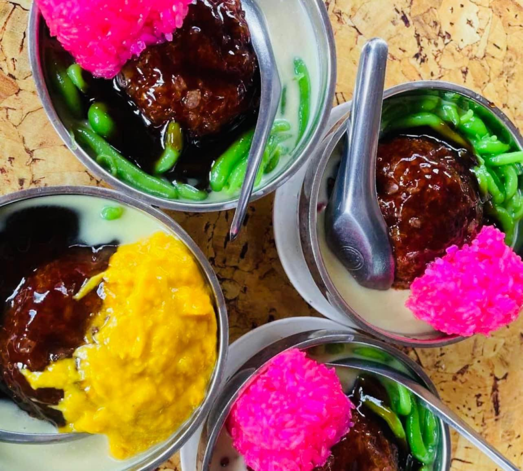 Syurga Cendol Di Kuching, Anda Perlu Nikmati Aneka Menu Lazat Ini Di Cendol Mami Jalan Matang
