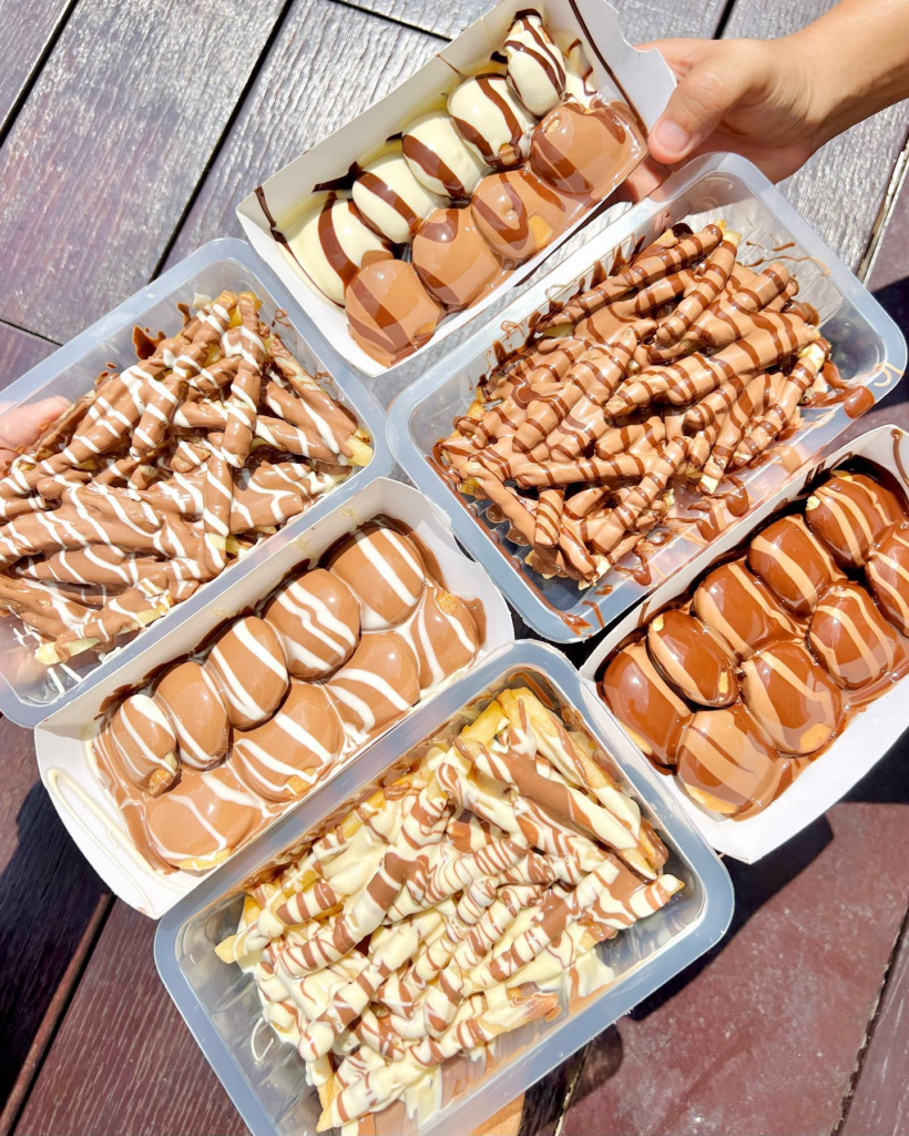 Suka Dessert Antara 'Vendor' Yang Memeriahkan Food Republik Di Stadium Kuching Hari Ini