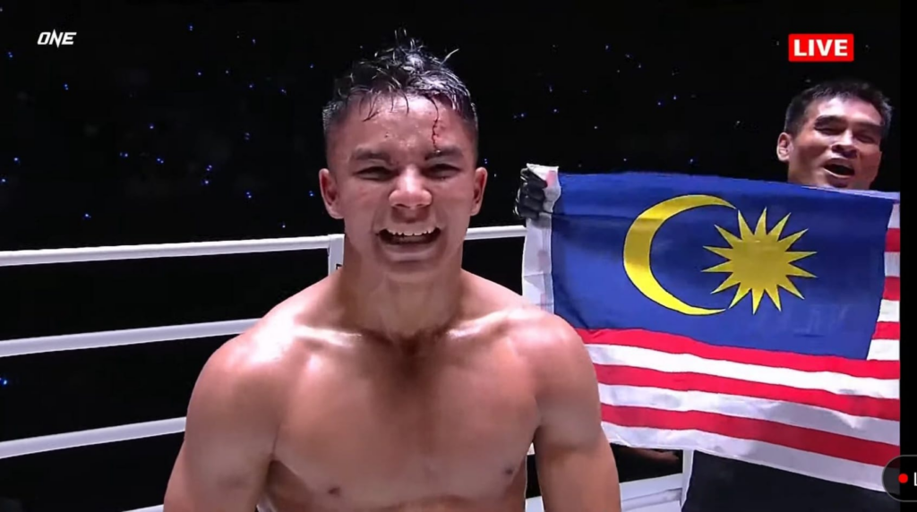 Muncul Juara, Johan Ghazali Sekali Lagi Tumpaskan Lawan Dengan K.O. Di One Championship Thailand