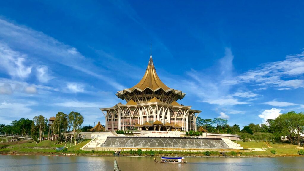 Memegang Rekod Tertinggi Di Malaysia, Projek Tiang Bendera Sarawak Bakal Siap Pada Hujung Tahun Ini
