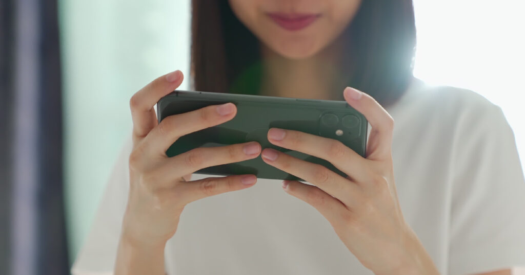 Wanita Buka Telefon Bimbit Kekasih Tanpa Kebenaran Didenda RM1,071