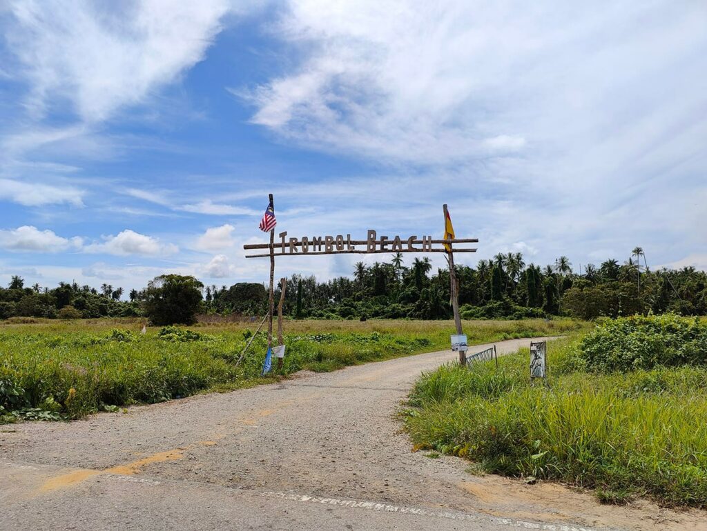 'Wajar lah Kenakan Bayaran', Isu Bayaran Masuk Pantai Trombol Cetus Debat Netizen