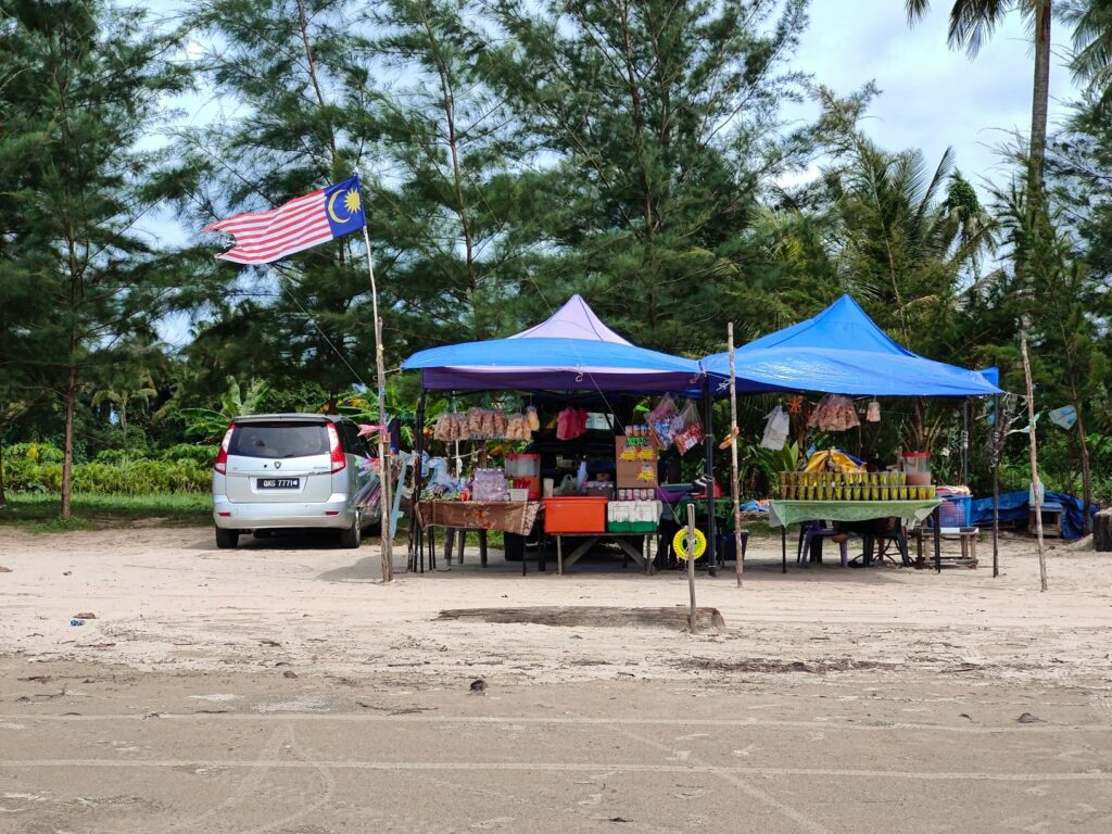 'Wajar lah Kenakan Bayaran', Isu Bayaran Masuk Pantai Trombol Cetus Debat Netizen