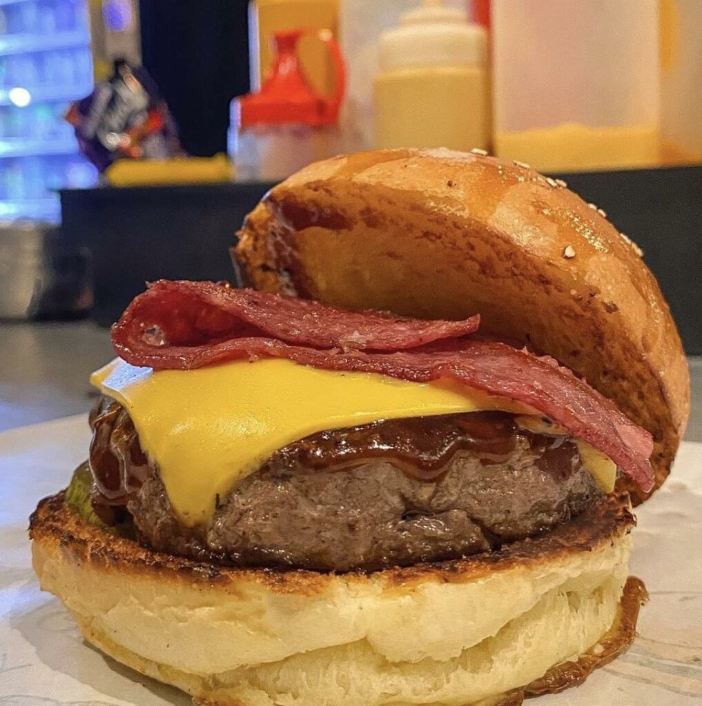 Berita Baik, Chubbs Tawar 1 Set Burger Percuma Buat Pelajar Dapat Keputusan 5A Dan Ke Atas