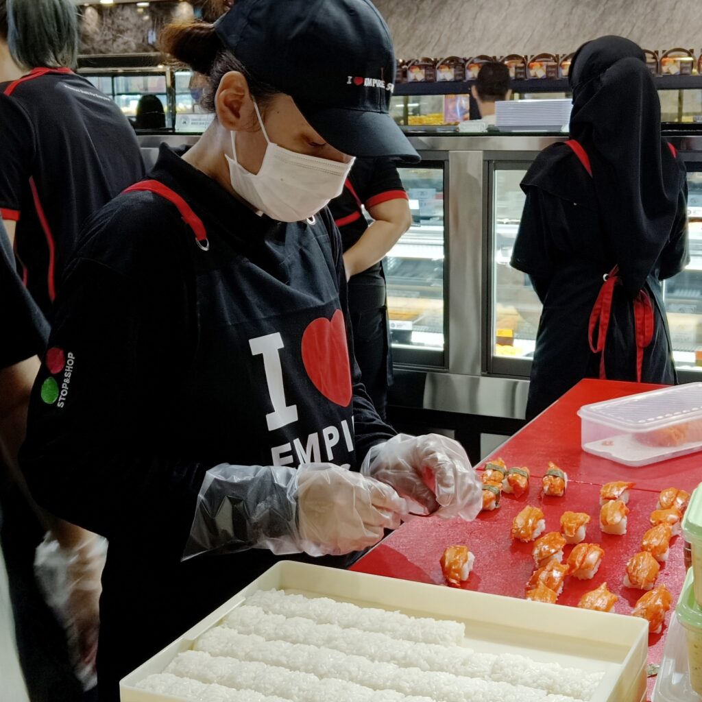 Khas Buat Penggemar Sushi, Empire Sushi Cawangan Pertama Di Sarawak Kini Dibuka