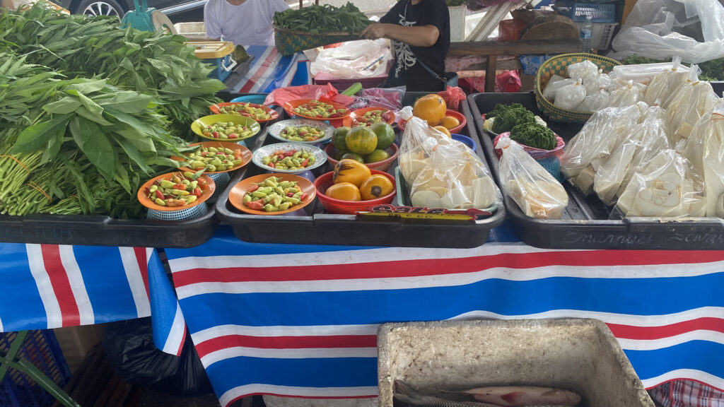 Semua Ada Disini, Pelbagai Makanan Sarawak Di Pasar Borneo Masai Johor