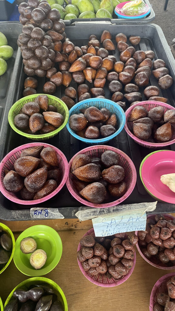 Semua Ada Disini, Pelbagai Makanan Sarawak Di Pasar Borneo Masai Johor