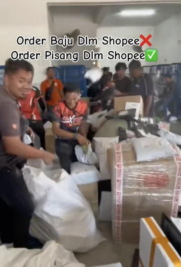 Pekerja Shopee Express Main Campak Dan Buka Bungkusan, Gelakkan Pelanggan Beli Pisang