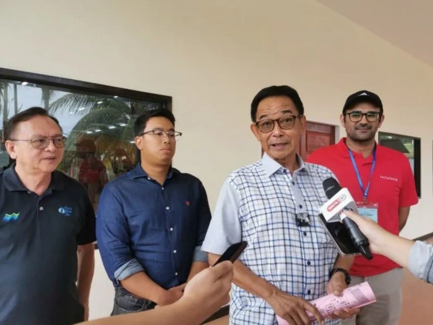 'Untuk Bantu Bentuk Sahsiah', Karim Sokong Idea PM Galakkan Pelajar Bersihkan Tandas