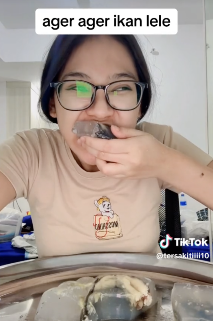 Gadis Buat Agar-Agar Ikan Keli, Siap Bagi Rate 7/10