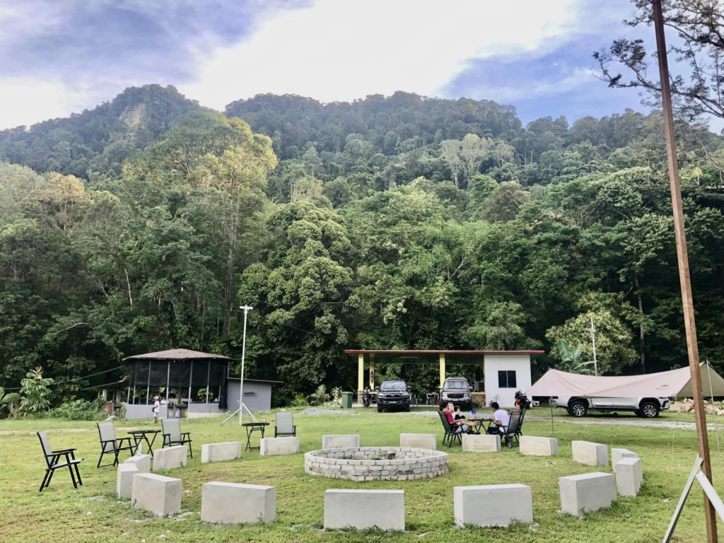 Santai Sambil 'Healing', Meteor Garden Recreational Farm Kuching Ini Syurga Buat Penggemar Aktiviti Camping
