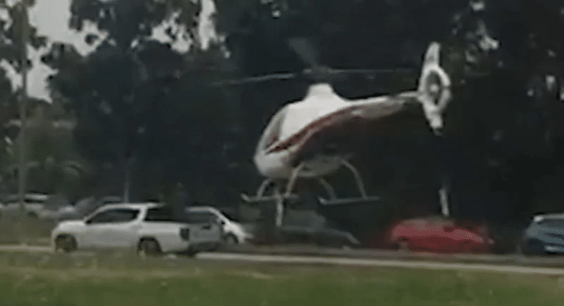 Mahu Elak Jalan Sesak, Bapa Selamba Hantar Anak Guna Helikopter Jadi Perhatian Polis