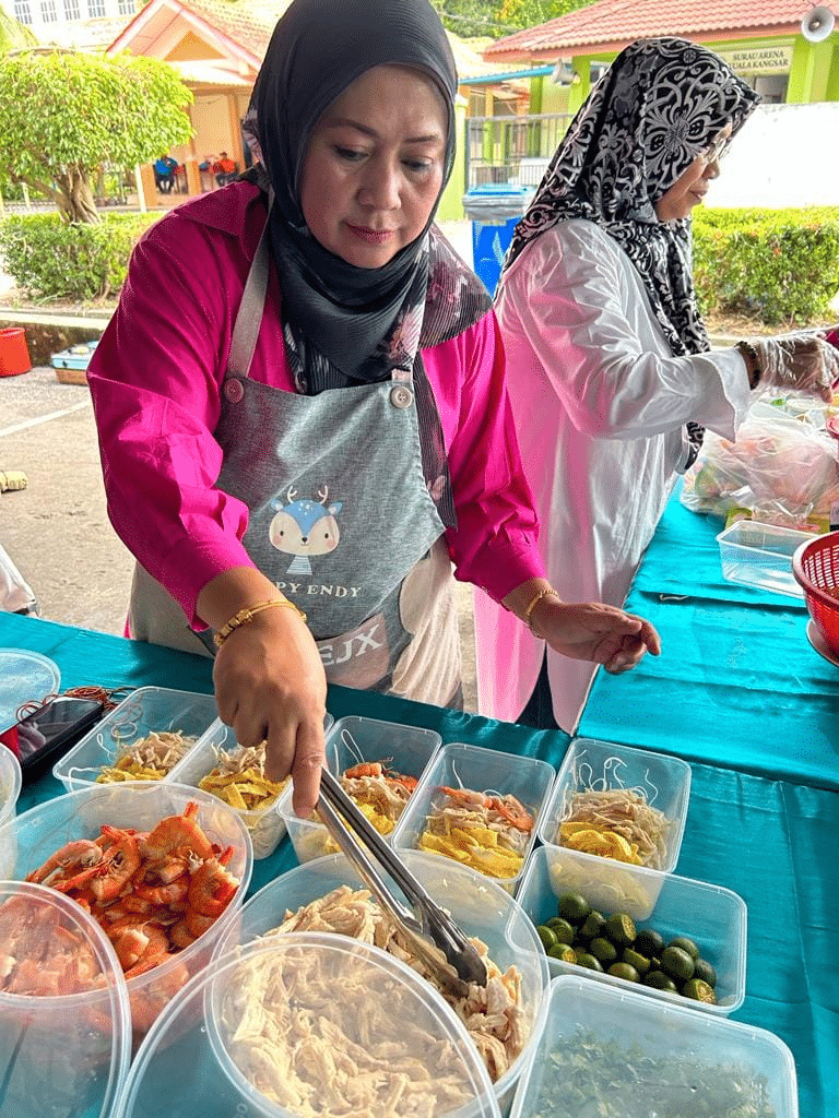 Lain Dari Yang Lain, Laksa Sarawak Jadi Buruan 'Hantu Laksa' Di Pesta Laksa Terbesar Perak