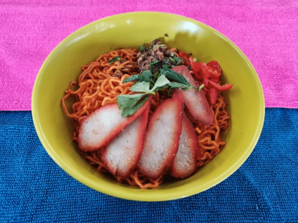 Menu Sarapan Kegemaran Ramai, Ini 3 Port Mi Kampua Halal Terbaik Di Kuching