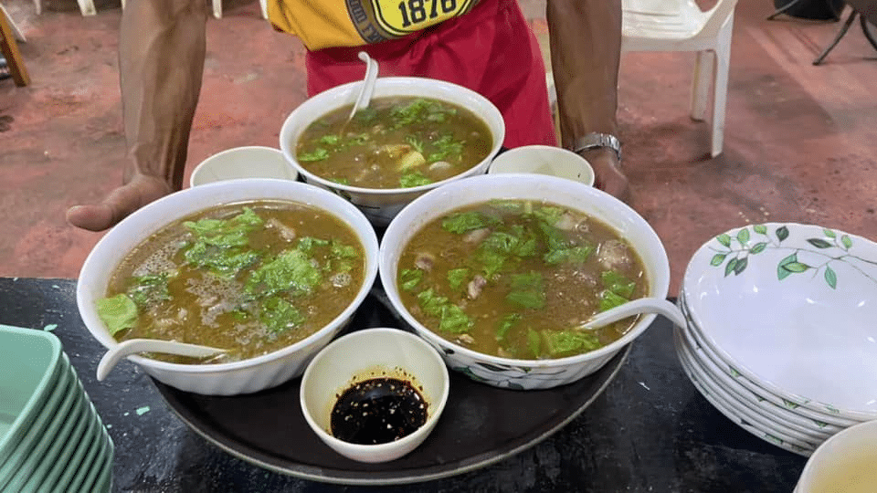 Hidangan 'Lumek' Goreng Rangup Jadi Sajian Istimewa Di Restoran Kawah Jalan Satok