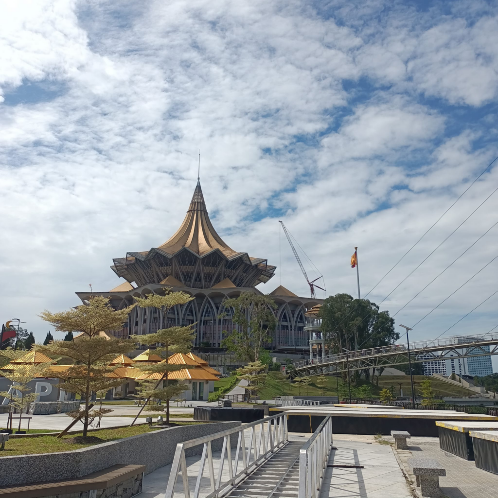 Kini Gah Terpacak, Tiang Bendera RM30 Juta Jadi Ikon Terbaru Di Sarawak