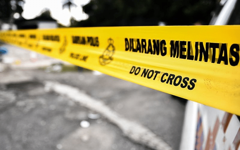 Penemuan Mengejutkan, Orang Awam Temui Mayat Reput Dalam Rumah Terbiar Di Kuching