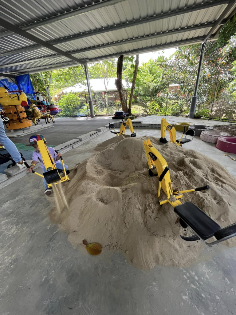 Aktiviti Pandu Sendiri 'Excavator' Jadi Tarikan Terbaru Di KLB Garden Buat Kanak-Kanak