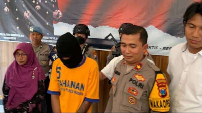 Ejek Muka Isteri Hodoh, Skandal Dijerut Dengan Kabel Televisyen Hingga Meninggal
