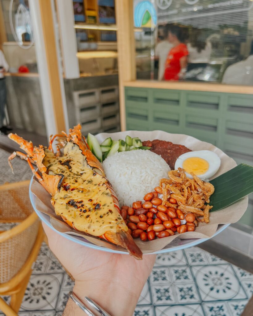 Nasi Lemak Lobster Dengan Harga RM9.99 Sahaja, Di Jalan Tun Jugah