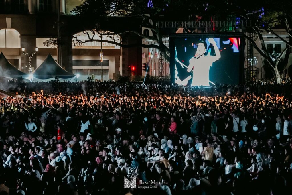 Sekitar 50K Warga Banjiri Konsert, Netizen Pula Cadangkan Sarawak Untuk Jadi Host Event Besar Seperti Di KL
