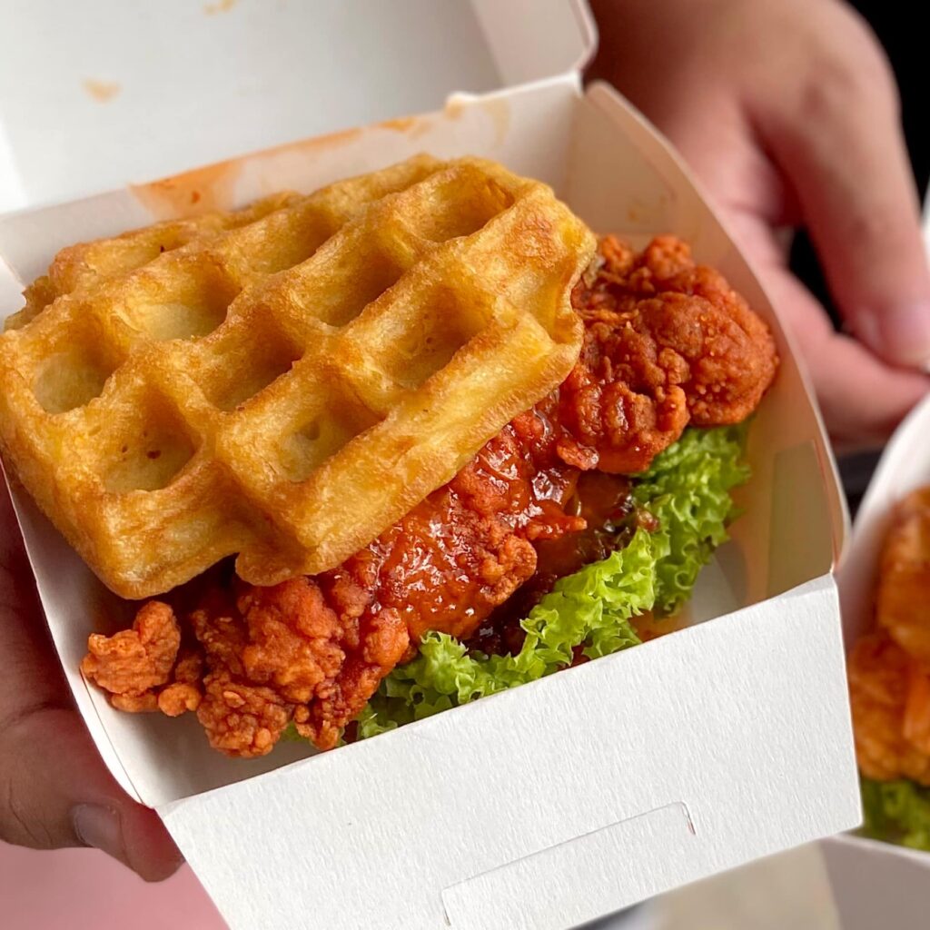 Pelbagai Jenis Makanan, Ini Adalah Antara Makanan Halal Dan Non-Halal Di Kuching Food Fest