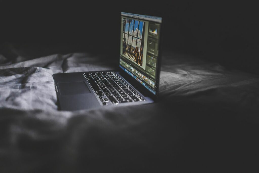 Ketagih Jual Gambar Dan Video Lucah, Pelajar Uni Ini Kongsi Pengajaran Agar Tidak Terjerumus Dalam DS