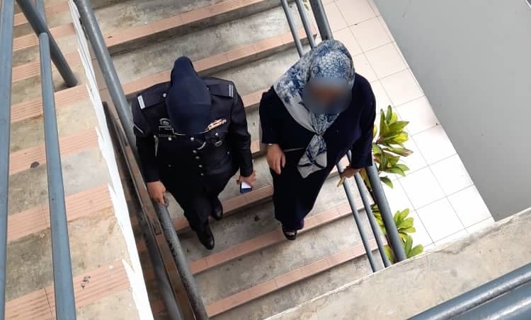 Wanita Dari Kuching Mengaku Tidak Bersalah Selepas Simbah Suami Kopi Panas