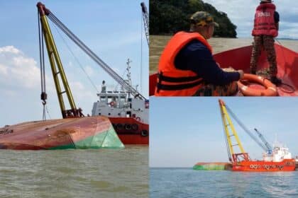 Operasi Apung Kapal Kargo Terbalik Di Sebuyau Sambung Hari Ini