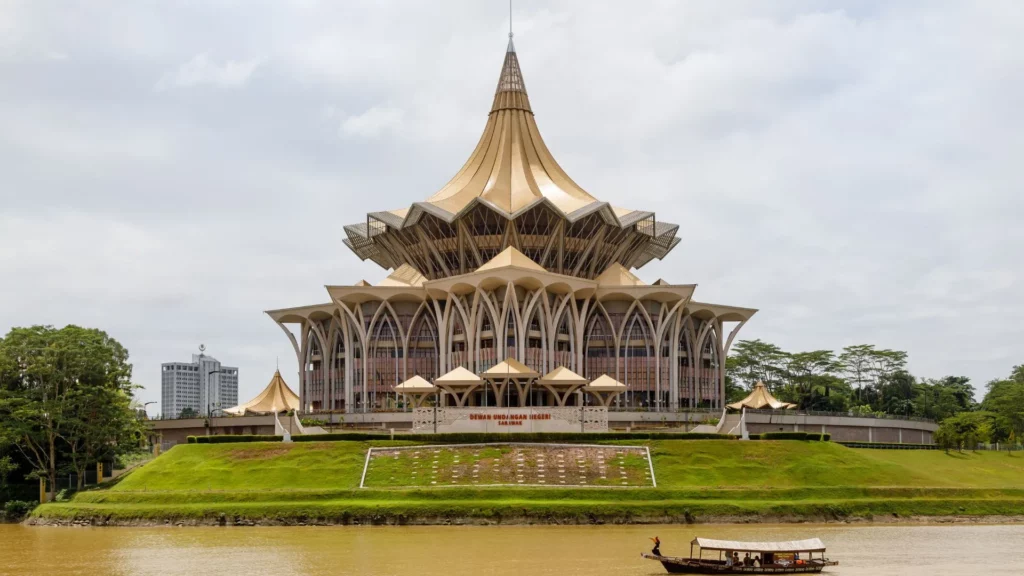 Apakah Hari Sarawak: Sejarah, Kepentingan Dan Fakta Menarik Tentang Sarawak