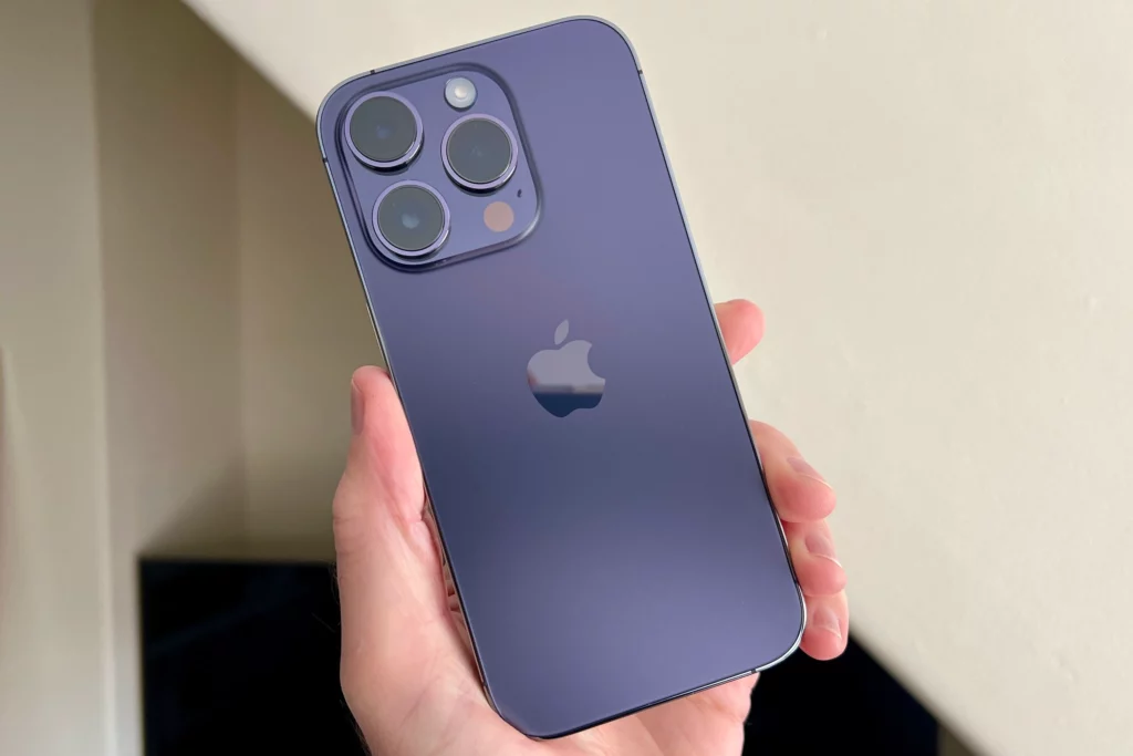 Demi Beli iPhone 14, Suami Isteri Sanggup Jual Bayi Berusia 8 Bulan
