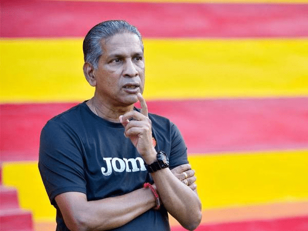 Bekas Jurulatih Bola Sepak Sarawak United FC, Sathianathan Meninggal Dunia